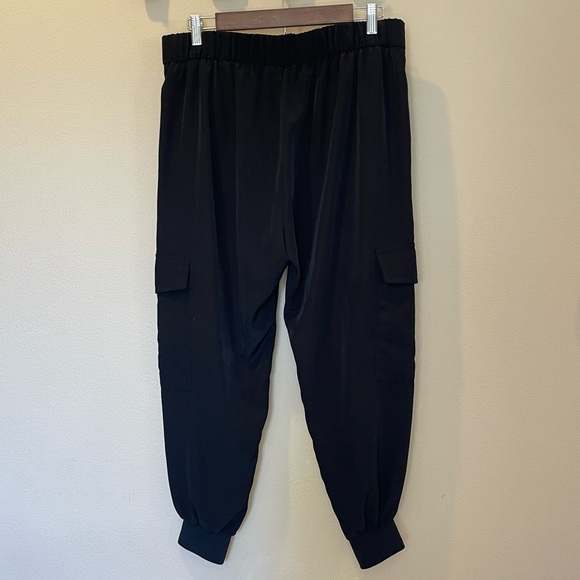 Zara Black Jogger Cargo Pocket Pant Elastic Waist Faux Button Size M - Picture 4 of 8